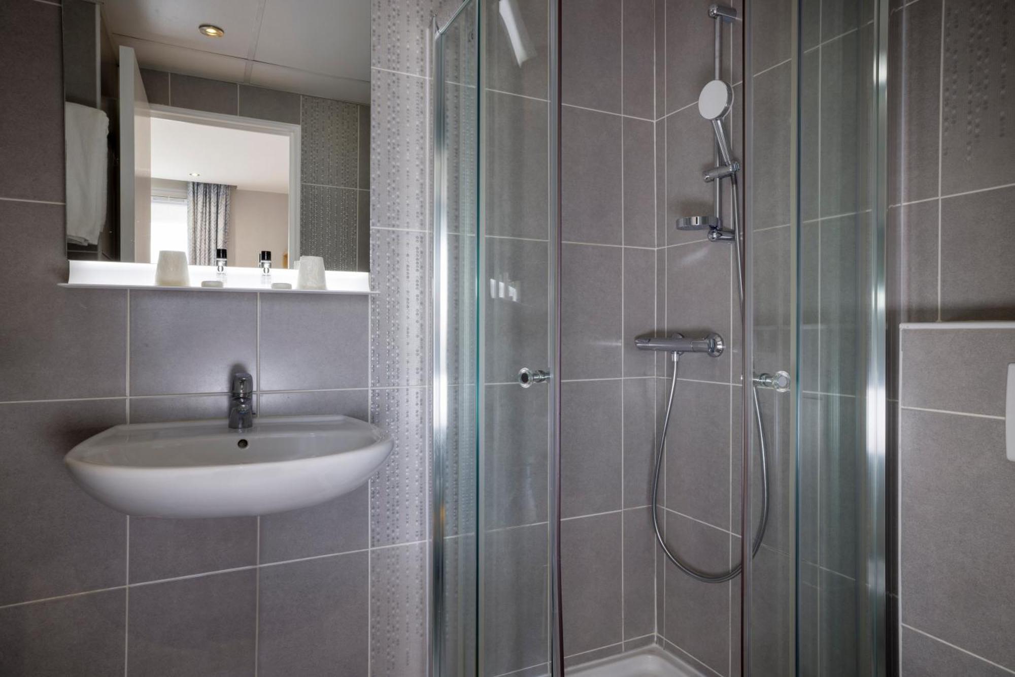 Hotel Charlemagne Neuilly-sur-Seine Eksteriør bilde
