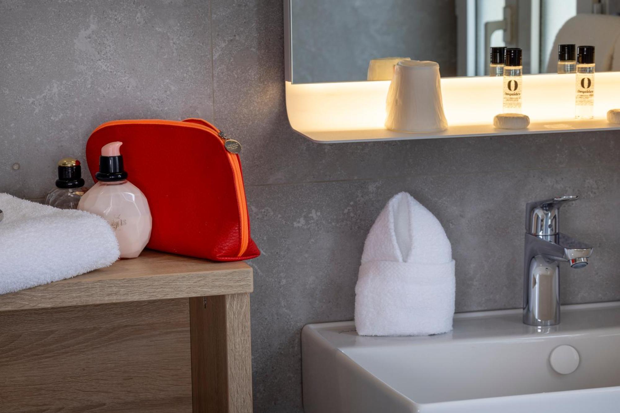 Hotel Charlemagne Neuilly-sur-Seine Eksteriør bilde