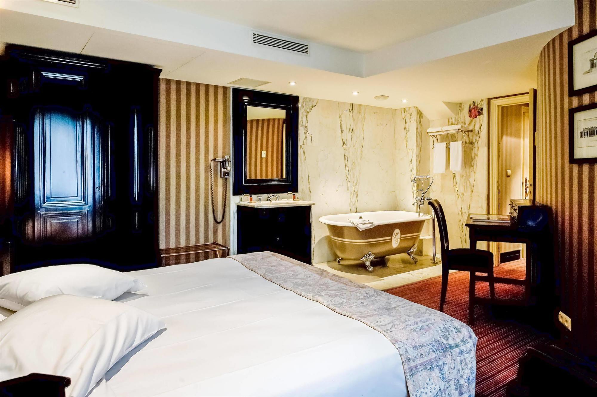 Hotel Charlemagne Neuilly-sur-Seine Eksteriør bilde